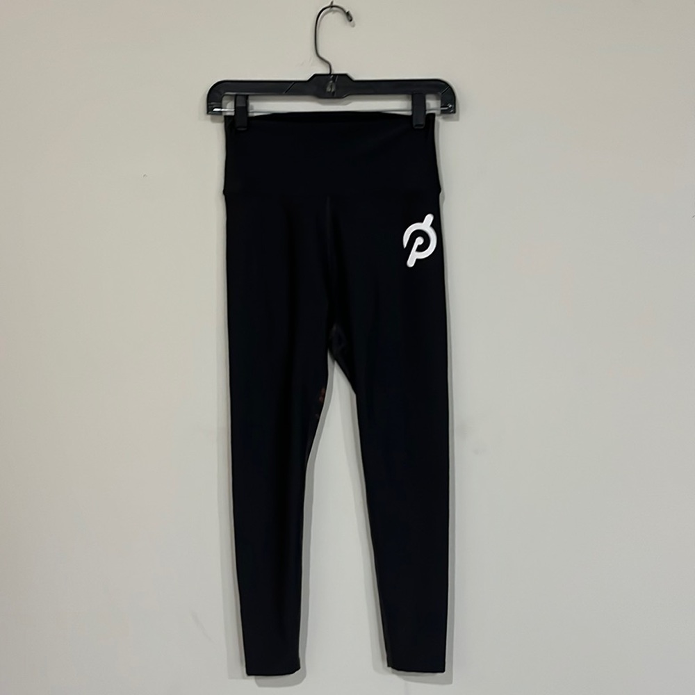 Peloton blk tights w/multi color pattern inside leg sz med 26” inseam